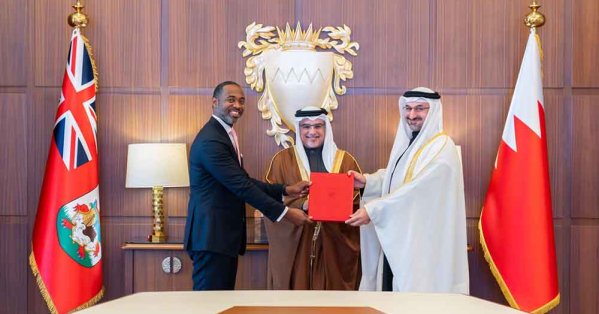 التوقيع على مذكرة تفاهم بين البحرين وبرمودا بشأن "المشغل المعتمد للشحن البحري الجوي" 