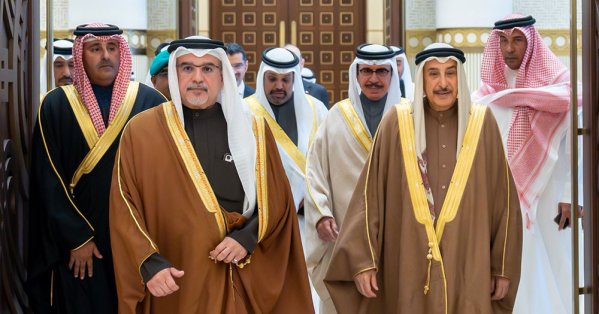 سمو ولي العهد رئيس مجلس الوزراء يغادر أرض الوطن متوجهاً إلى دولة الكويت في زيارةٍ رسمية #صحيفة_البلاد 