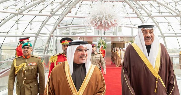 سمو ولي العهد رئيس الوزراء يصل إلى دولة الكويت في زيارة رسمية 