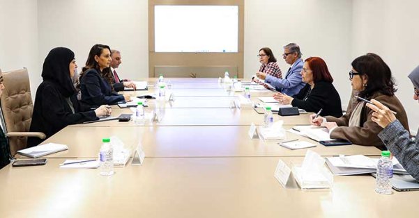 الأمانة العامة للمجلس الأعلى للمرأة تعقد اجتماعا مع بنك البحرين للتنمية 