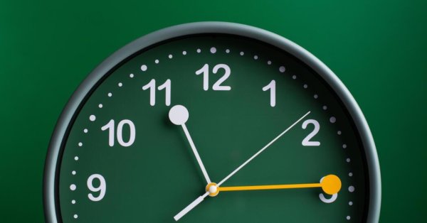 لماذا نشعر أن السنوات تمر أسرع.. علماء نفس يجيبون 