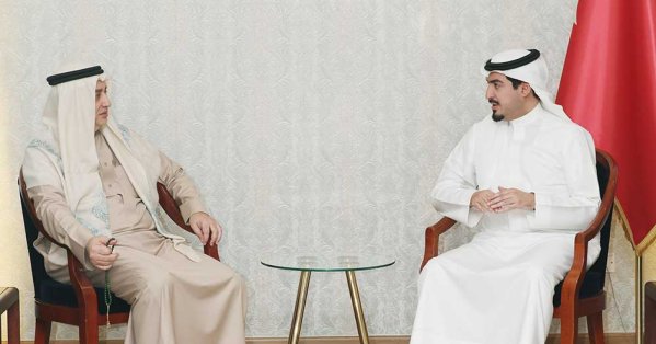 محافظ العاصمة يشيد بدور مجموعة يوسف بن أحمد كانو في دعم برامج ومبادرات المحافظة 